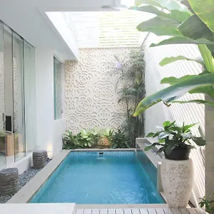  Villa Nikaya Indonesia